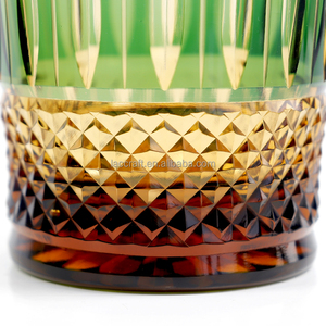Bicchieri di whisky vecchio stile intagliato a mano del modello del diamante di Multi colore intagliato a mano 8oz di cristallo all'ingrosso con il contenitore di regalo