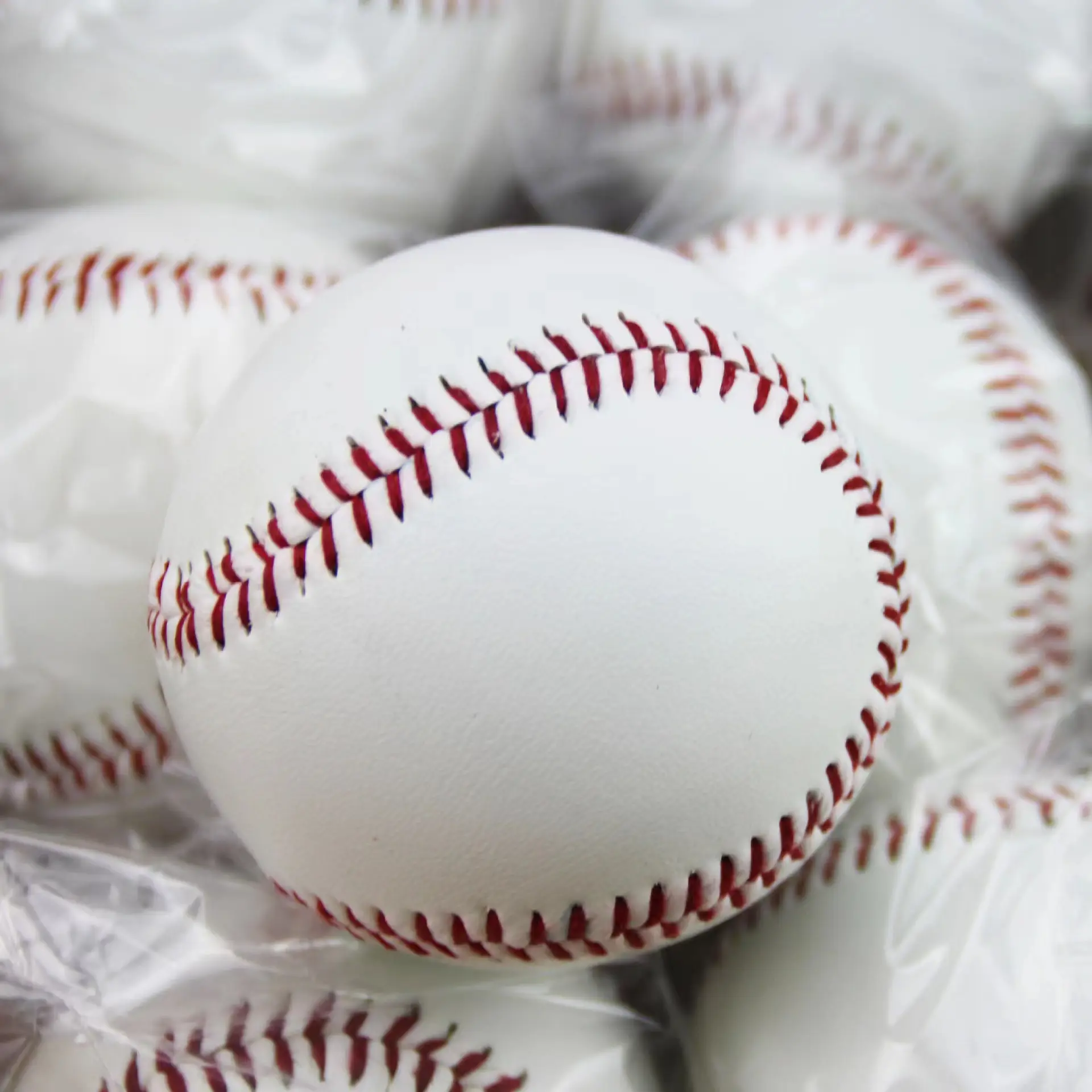 Pelota de softbol de cuero de vaca de calidad más vendida, pelota de Softbol Profesional oficial blanca y amarilla personalizada para deportes de equipo