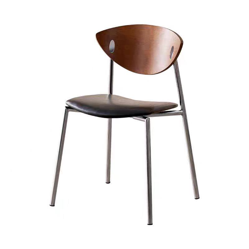 Chaise à plumes