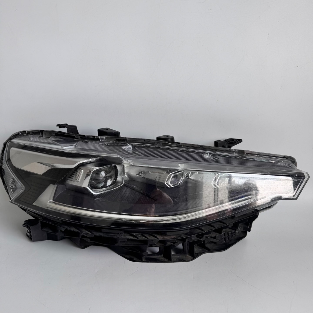 สีขาวอบอุ่น