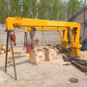 <strong>Cranes</strong> Responsible for <strong>Loading</strong>, <strong>Unloading</strong> and Transporting Cargo Between Ships