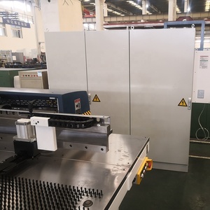 Precio de punzonadora CNC marca TL, máquina perforadora de torreta - Product Image 3