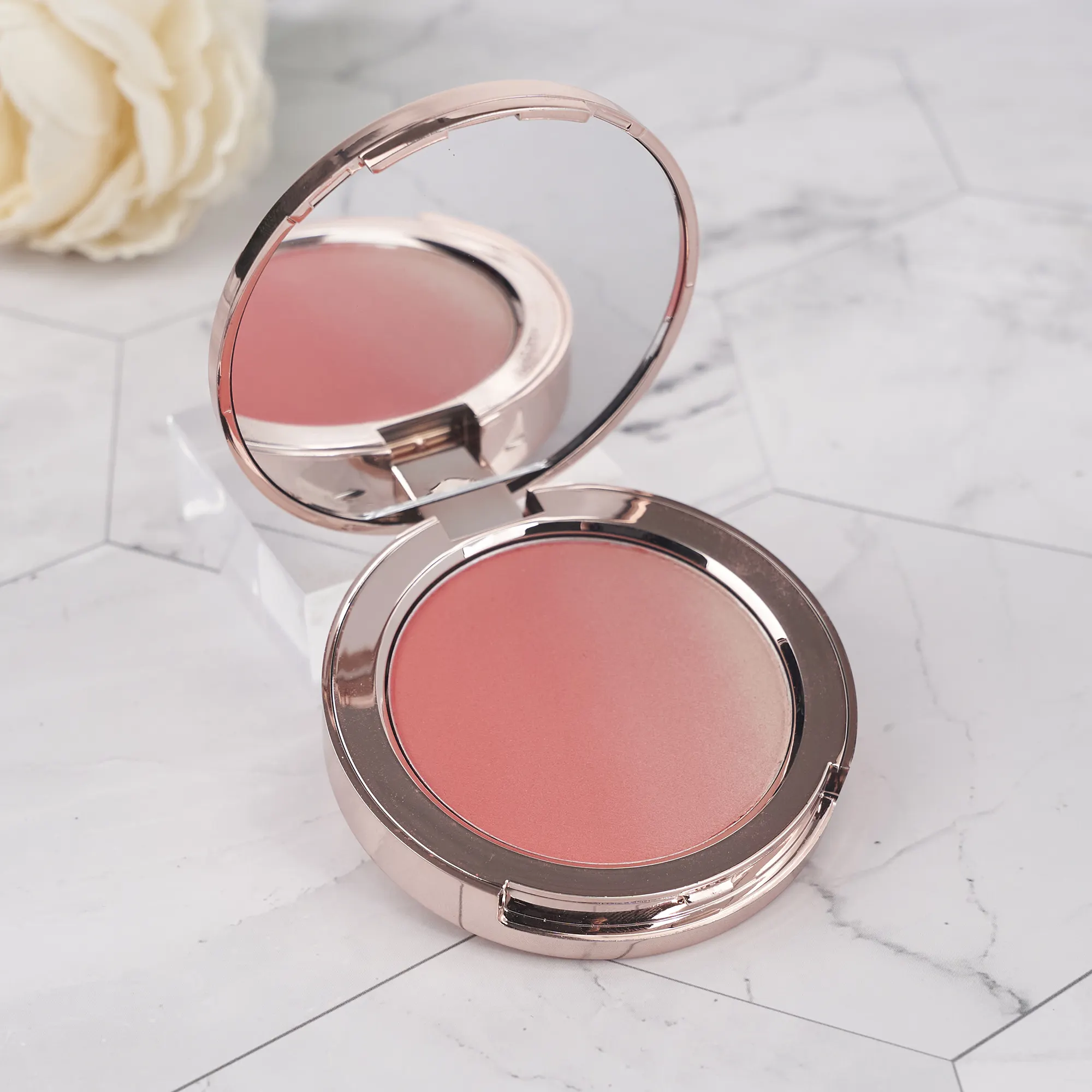 เครื่องสำอางหวานจานสีใบหน้า Blusher ฉลากส่วนตัวที่มีคุณภาพสูงระยับแต่งหน้า Blusher