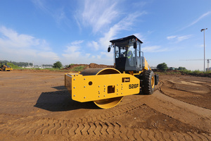 Yeni 5.5ton kepçe SEM656F yeni tasarım ön yükleyici 5Ton Log yükleyici 4x4 sürücü SEM656F 656F <span class=keywords><strong>SEM</strong></span> 656