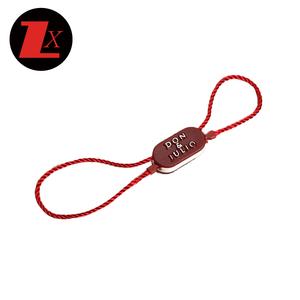 Cadena de etiquetas de ropa de alta calidad, logotipo en relieve de marca propia personalizada, etiquetas personalizadas para ropa, etiqueta colgante de cadena de sello - Product Image 2