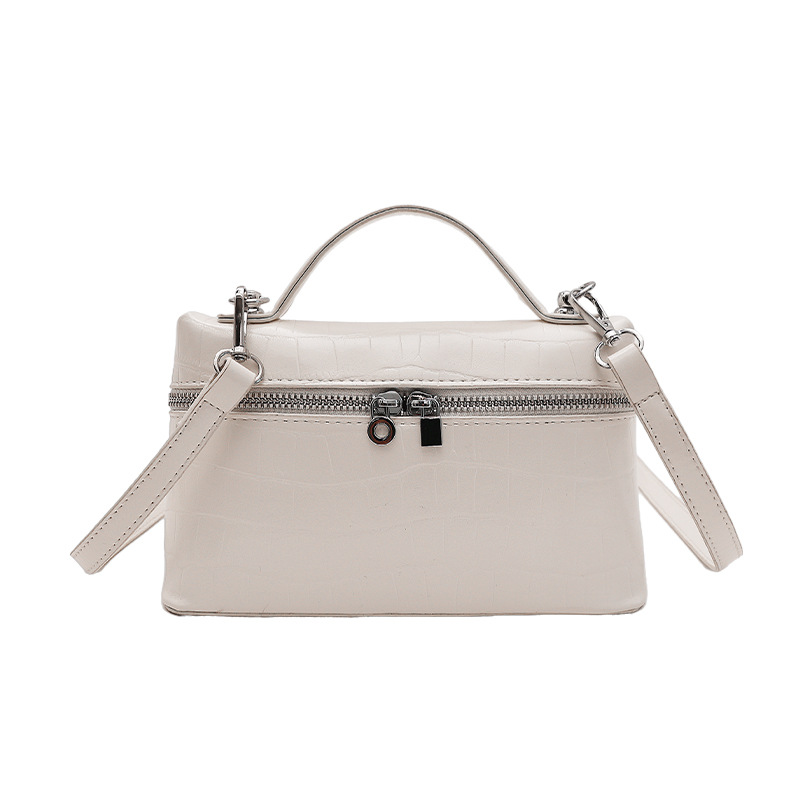 Blanc sans pendentif