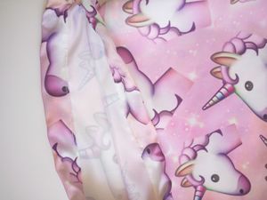 Venta al por mayor mochila con cordón impreso completo para niñas patrón de impresión 3D personalizado unicornio bolsa con cordón para estudiantes de primaria - Product Image 5