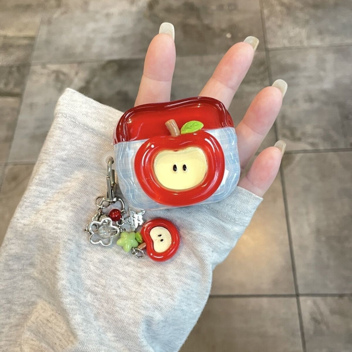 Red apple