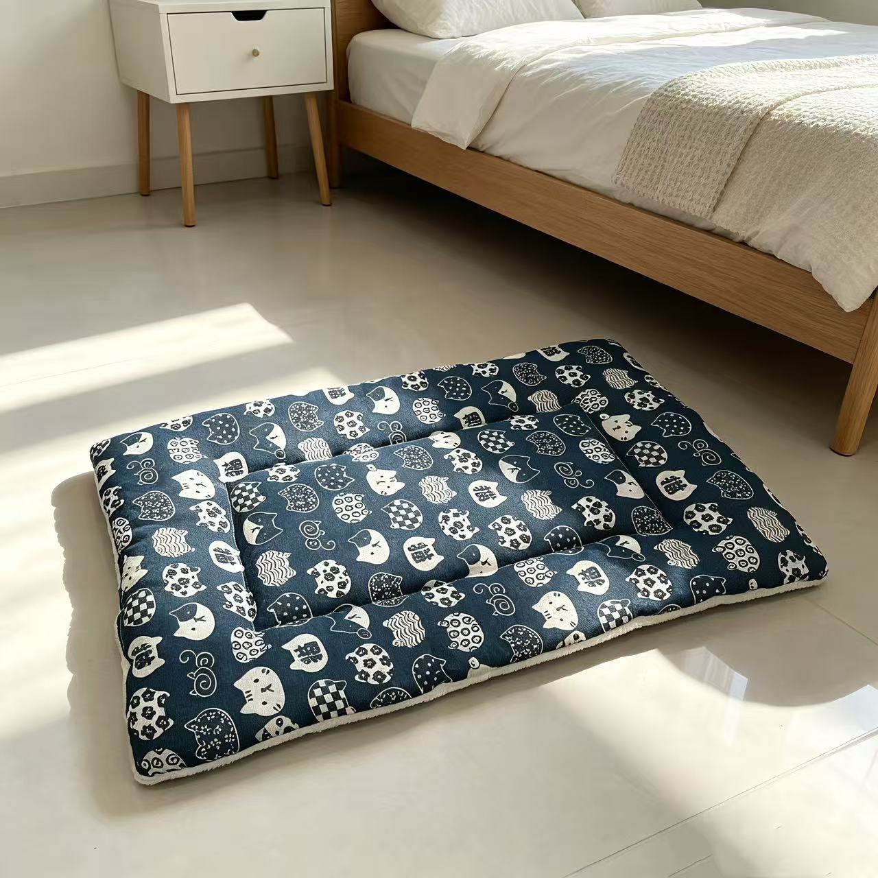 Blue lucky cat - Refreshing cotton and linen thick cushion