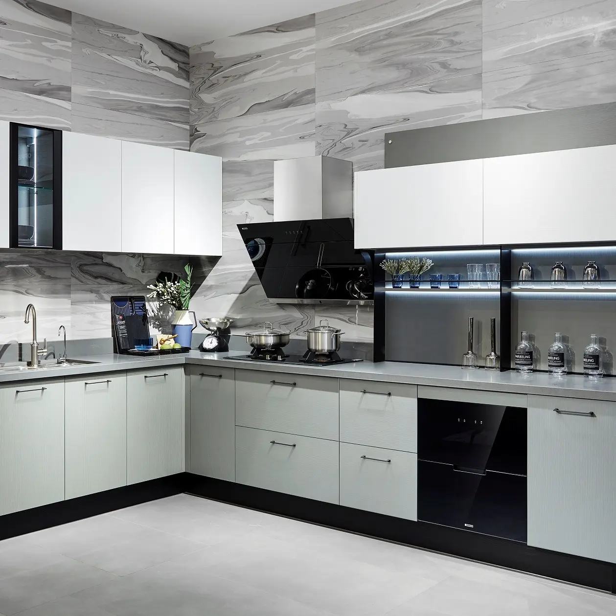 Armadi da cucina laminati in melamina di colore chiaro in stile nordico moderno piccola unità