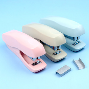 Tùy Chỉnh Mini In Morandi Màu Nhựa Của Nhãn Hiệu Máy Tính Để Bàn Công Suất Cao 24/6 <span class=keywords><strong>Stapler</strong></span> Cho Văn Phòng Và Trường Học - Product Image 1