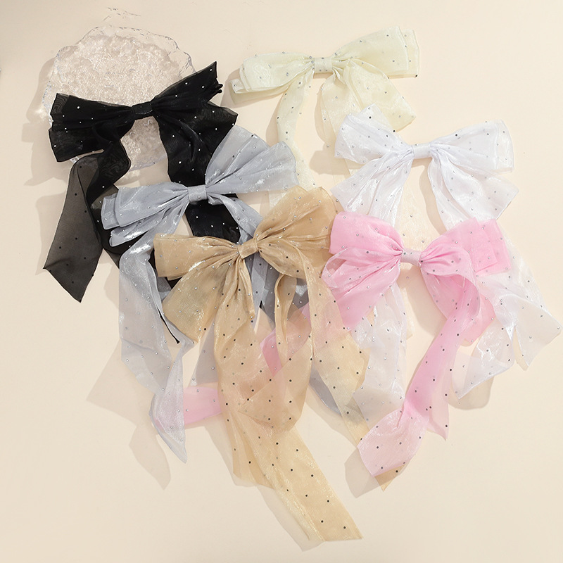 1.Noeud en tulle clouté de strass - ruban long
