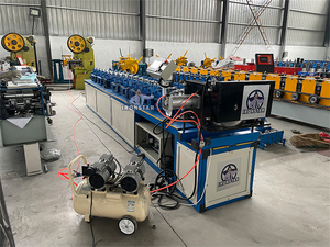 Hoogwaardige roldeurvormmachine met CE-gecertificeerde metalen roldeurmachine - Product Image 3