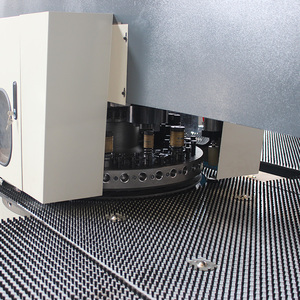 Máquina de punzonado de torreta CNC, punzonadora de precisión, en venta - Product Image 3