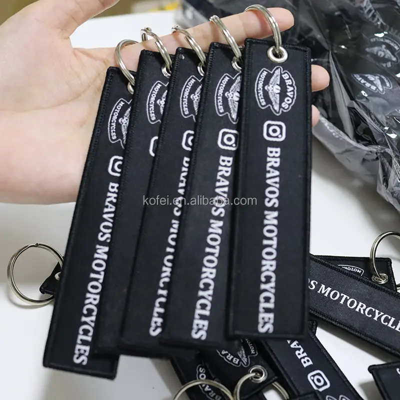 कस्टम लोगो कढ़ाई डबल पक्षीय कुंजी श्रृंखला प्रचारक उपहार के लिए जेट टैग कस्टम कपड़े Keychains जेट टैग