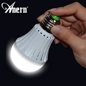 หลอดไฟ LED แบบชาร์จไฟฉุกเฉินขนาด 9 วัตต์ที่สว่างเป็นพิเศษ - Product Image 1