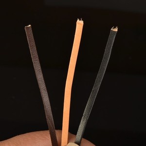 牛革レザーレース<span class=keywords><strong>3mm</strong></span>本物の牛革フラットレザーコード5mmブラックブラウン本物のメンズレザーシューズレース