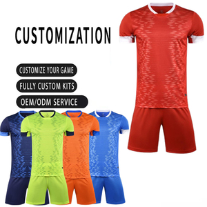 Yüksek kalite özel erkek futbol üniformaları hızlı kuru Retro forması futbol gömlek adı baskı logosu ile eğitim ekipleri için