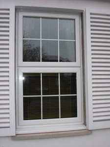 UPVC חלון ויניל הזזה אנכי windows עם מסגרת ומזג זכוכית