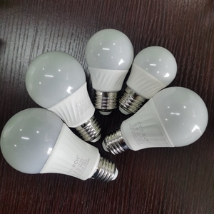 照明装飾用のちらつきを最小限に抑えた高品質のLED電球3w - Product Image 5
