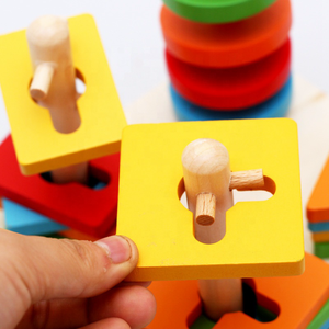 新しいトレンドの幾何学的な入れ子のおもちゃの形の色の並べ替え列ブロックおもちゃ