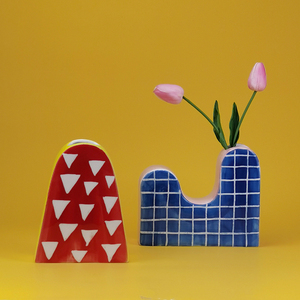 Hand-Painted Geometric <strong>Vase</strong> with <strong>Red</strong> and <strong>White</strong> Triangle Pattern for Balcony Flower Decoration - Product Image 5