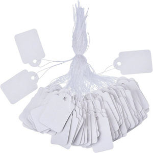 Agujero reforzado y cuerda elástica adjunta Etiquetas de precio grabables Envío de regalo Etiquetas colgantes de papel en blanco con cuerda - Product Image 1