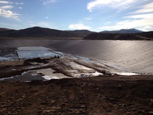Balık çiftliği gölet su depolama tankları için 0.75mm <span class=keywords><strong>EPDM</strong></span> geomembranlar astar baraj su yalıtım membranları <span class=keywords><strong>45</strong></span> <span class=keywords><strong>Mil</strong></span> 80 <span class=keywords><strong>Mil</strong></span> fiyat