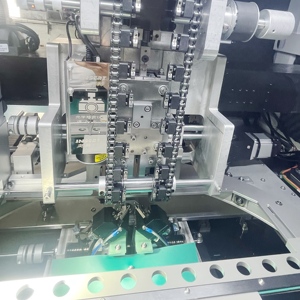 IST yeni otomatik THT SMT PCBA ekleme makinesi SMT SMD Pick yer makinesi ile LED lamba çip montaj Motor çekirdek bileşeni olarak - Product Image 4