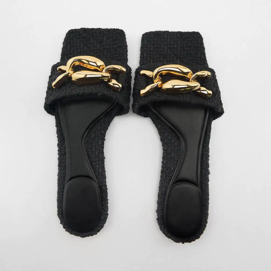 CA1138 Quality Women Flat Slipper Plush Metal Chain Home Slipper Ladies Shoes Black casual beach slipper stock