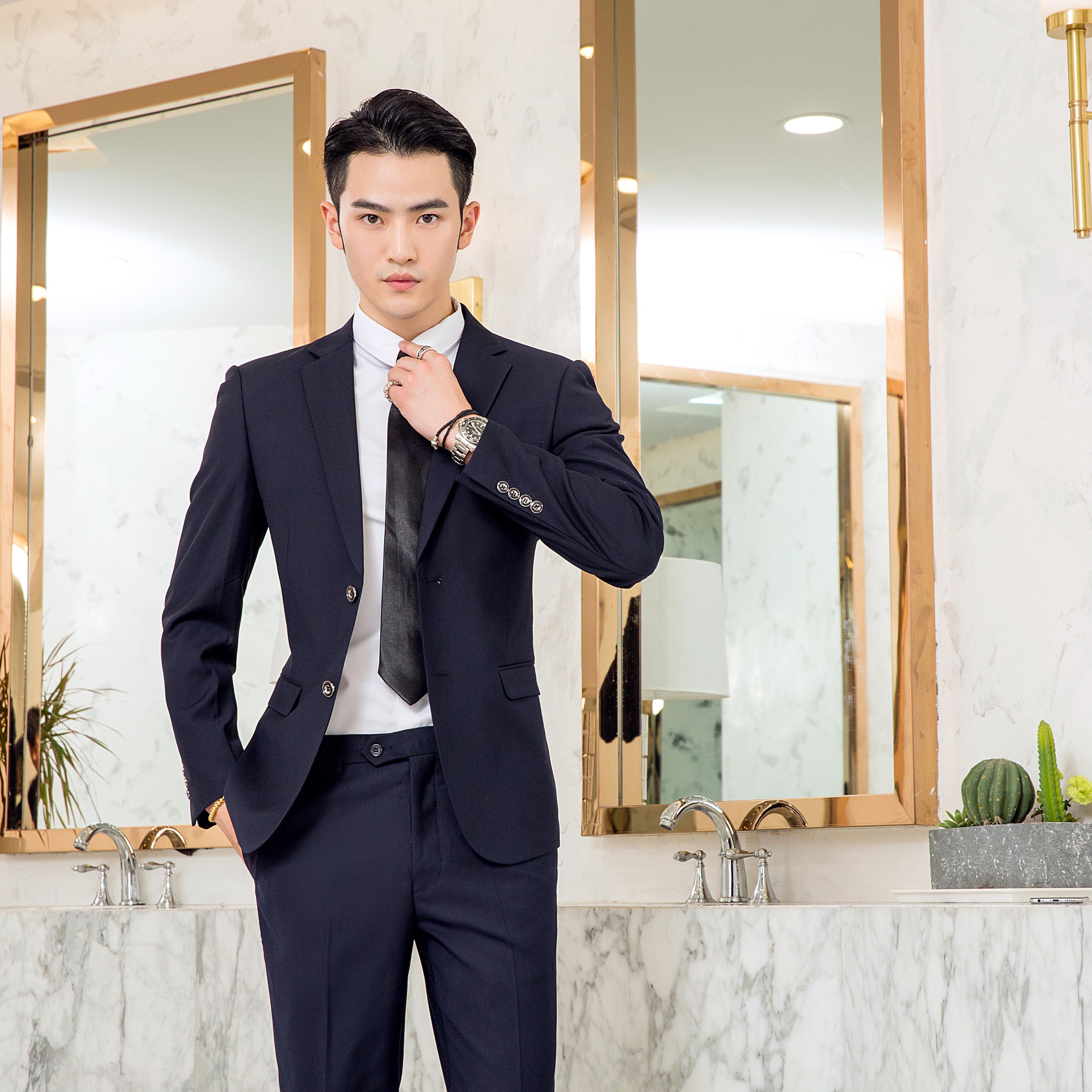 สีน้ำเงิน