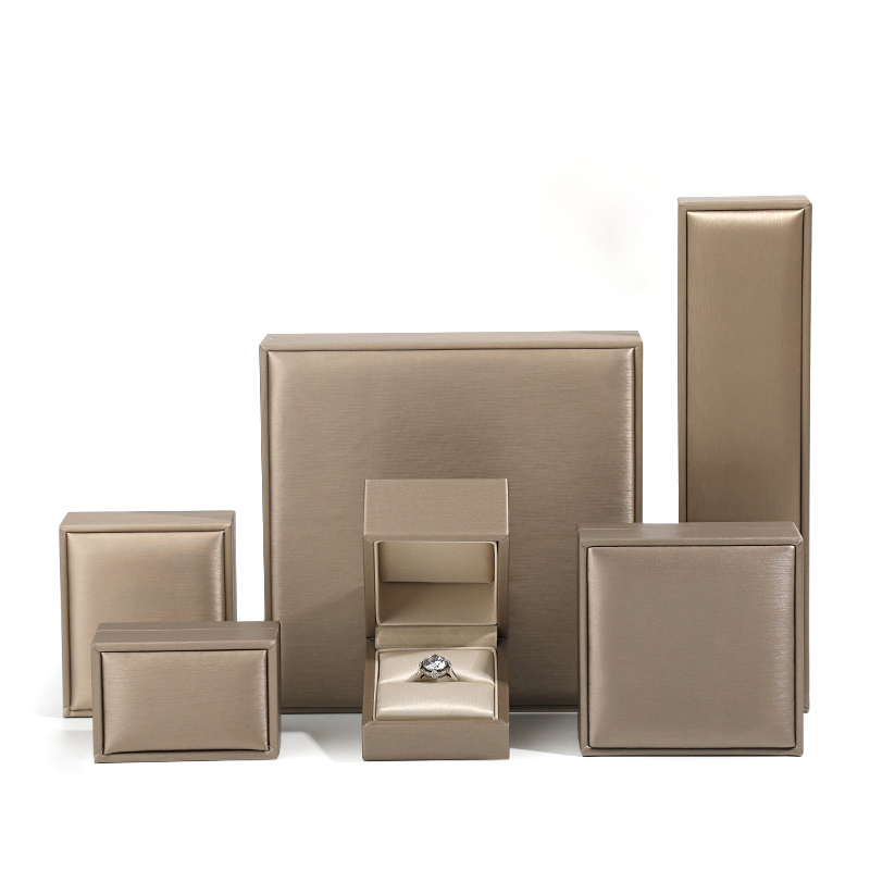 Boîte à bijoux marron