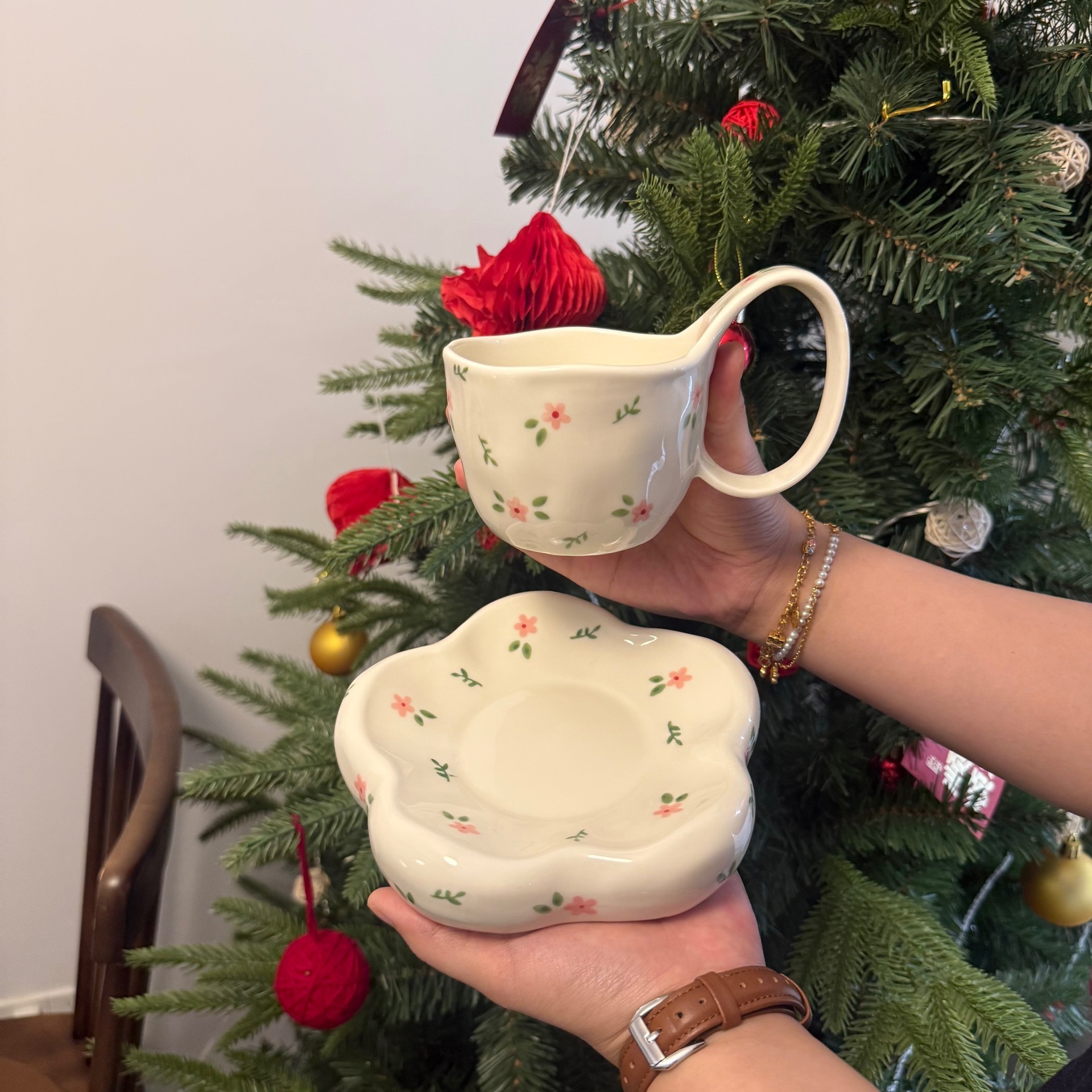 Tazza di fiori schiacciata stile coreano bianco 300ml + piatto 15.5*4cm