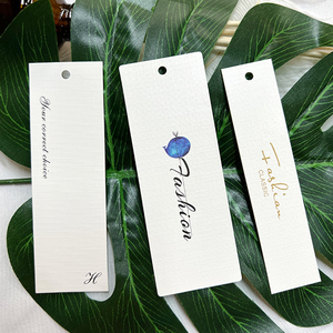 Cadena de plástico con etiqueta colgante personalizada para diseño de etiquetas de ropa