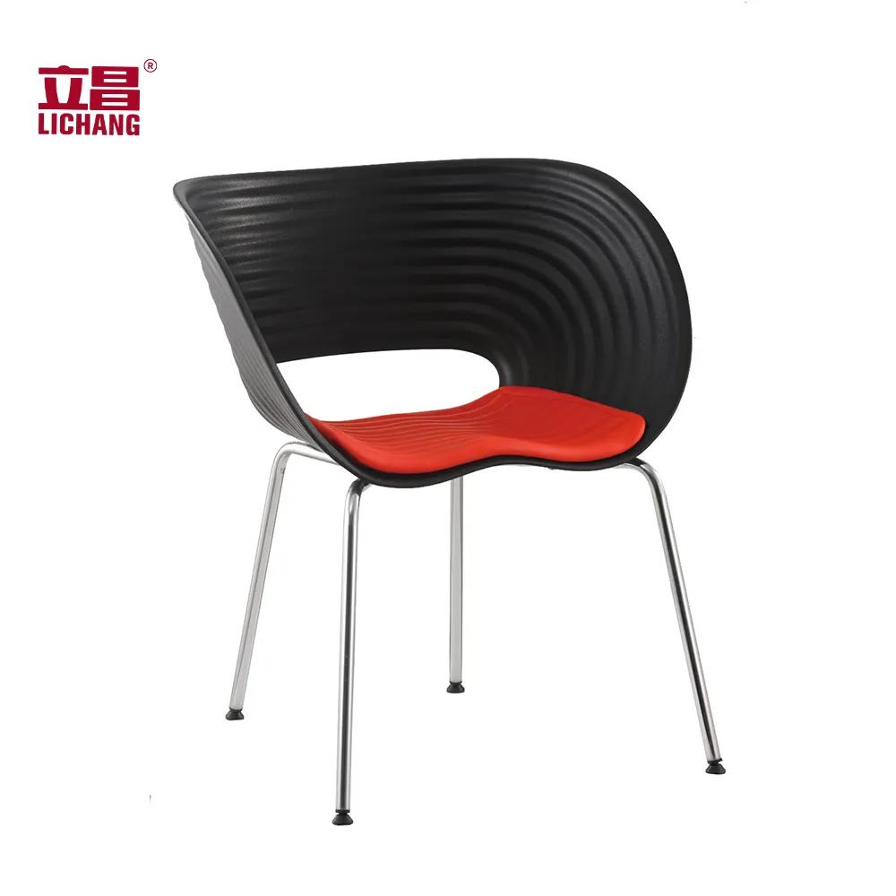 Giardino di alta qualità sedie di plastica sala da pranzo sedie sedia esterna con bracciolo con gambe in legno di faggio