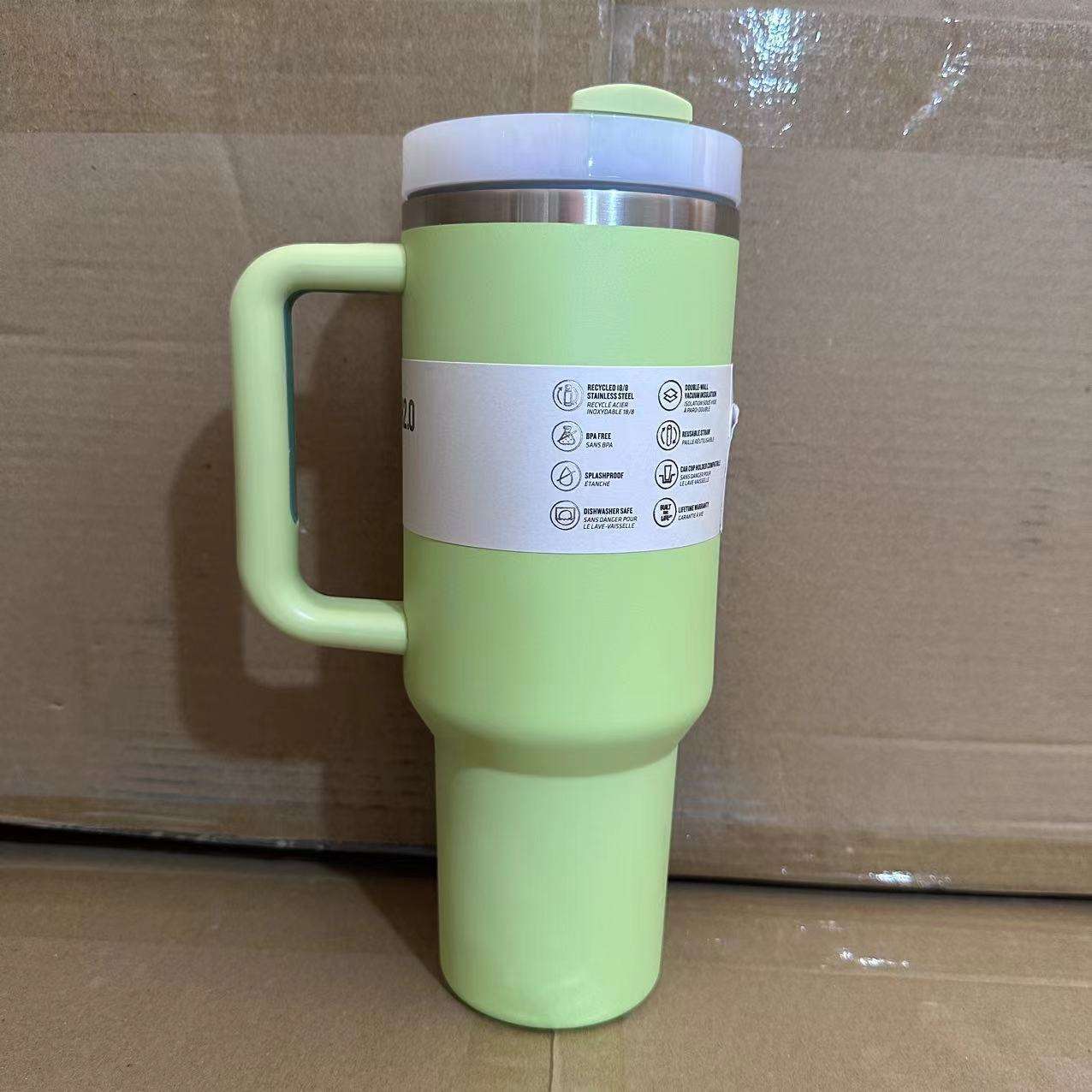 สีเขียวอ่อน