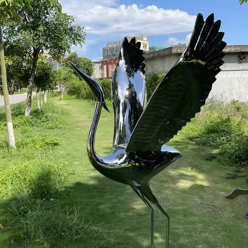 Décoration de jardin moderne Sculpture de grue en acier inoxydable Sculpture d'oiseau de grue en acier inoxydable Médailles en métal