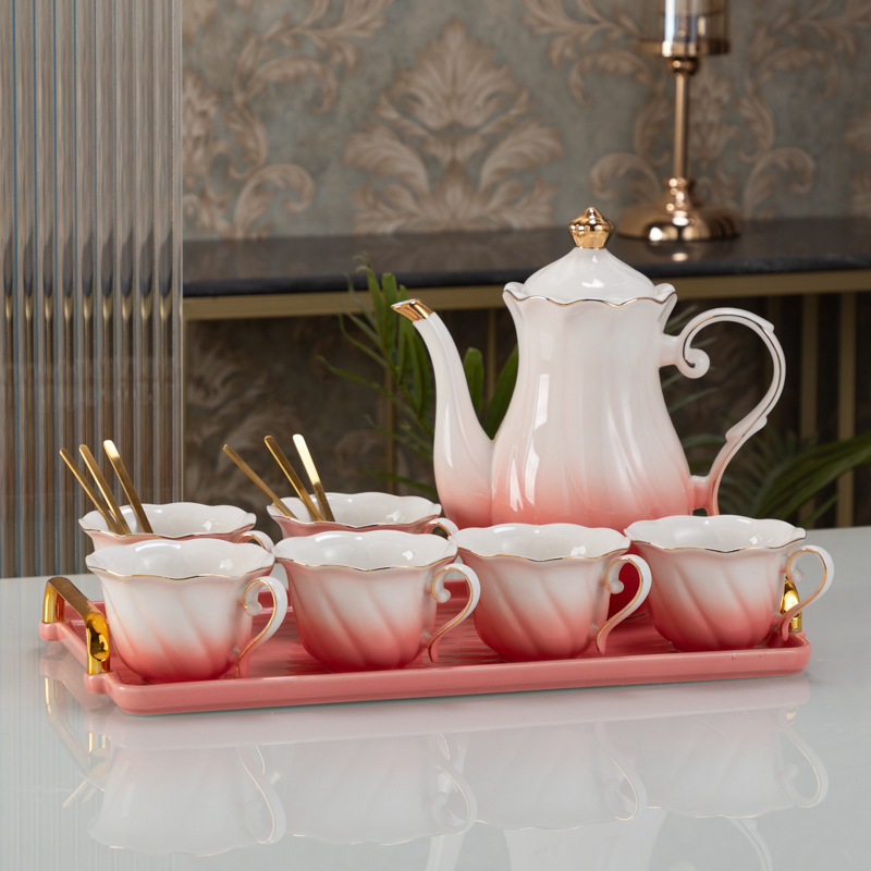 6 tasses, 6 assiettes, 1 plateau doré, couleurs changeant progressivement