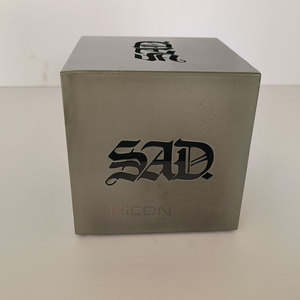 Sinal De Exibição De Marca Personalizada Cubo De Metal OEM ODM Durável Loja De Varejo Sinal De Mesa De Merchandising