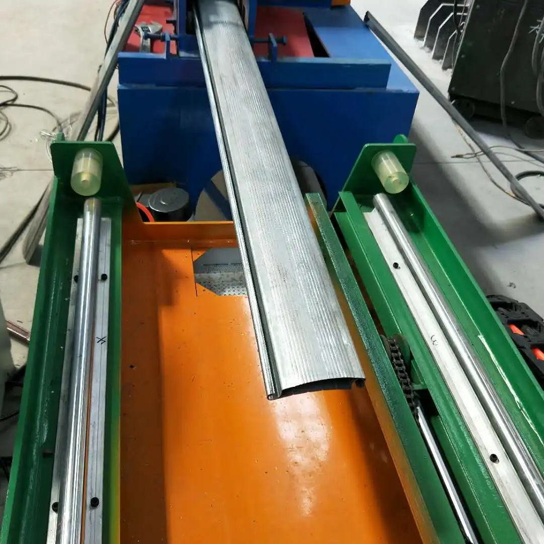 High speed PU roller shutter door cold roll forming machine for sale