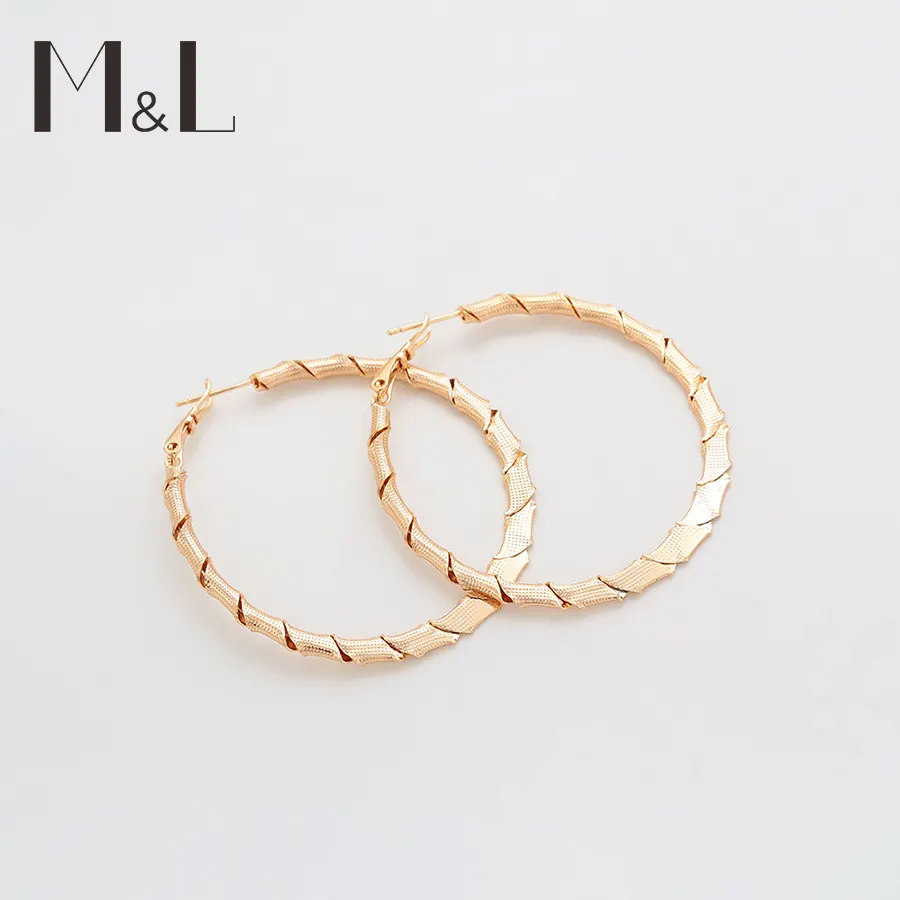 X000701621Xuping takı altın büyük küpe çemberler moda 18k özel altın charm takı bakır küpe hoop toptan küpe