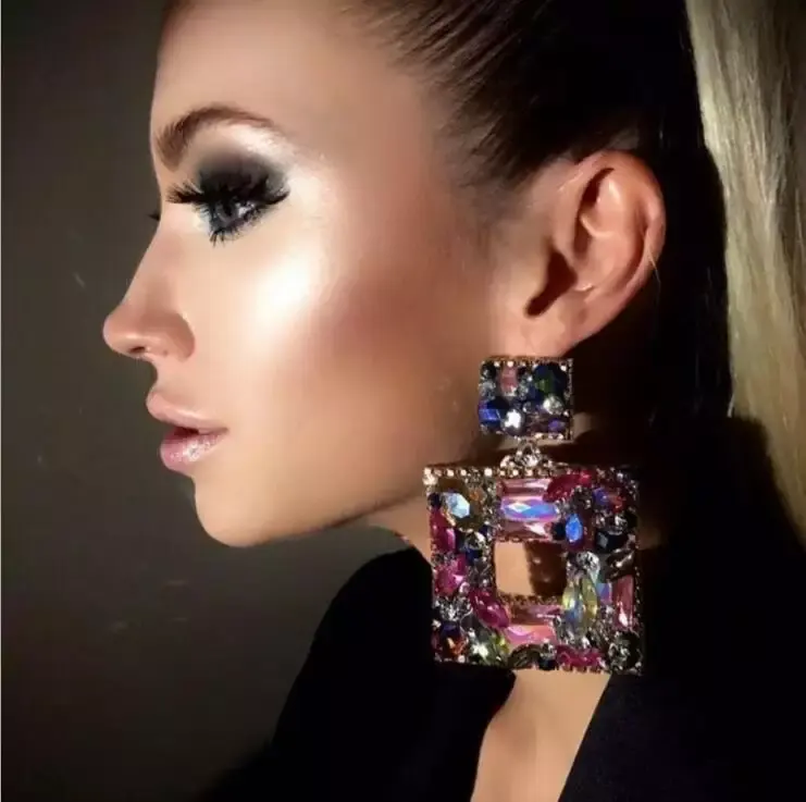 2022 luxury Full Colorful strass orecchini lampadario diamante donne alla moda festa gioielli da sposa piazza ciondola l'orecchino