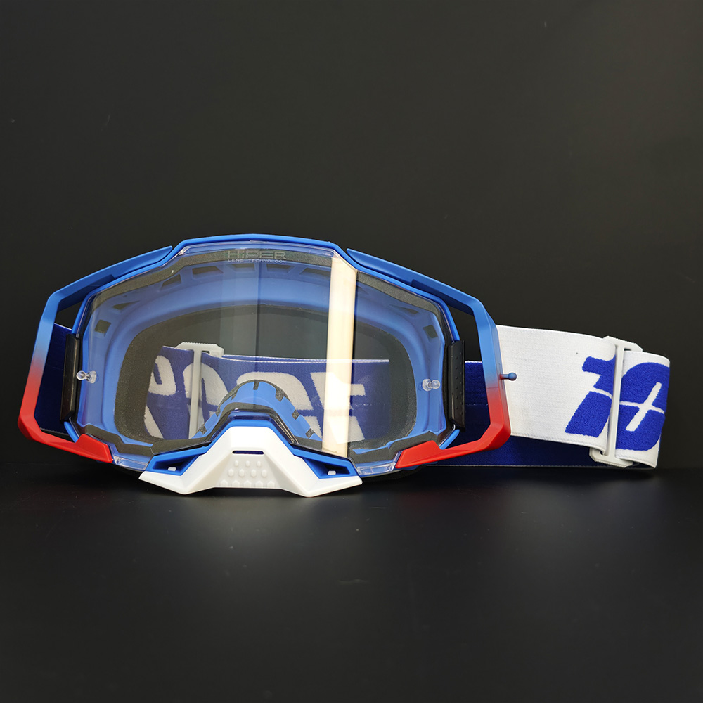 Gafas con montura roja y azul con lentes azules.