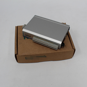 良好な状態で使用されるIoLogik E1262 IOモジュール - Product Image 3