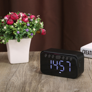 Despertador inalámbrico Pantalla digital LED Luz nocturna MINI BT Altavoz Radio FM Entrada auxiliar Altavoz estéreo Soporte Personalización - Product Image 5