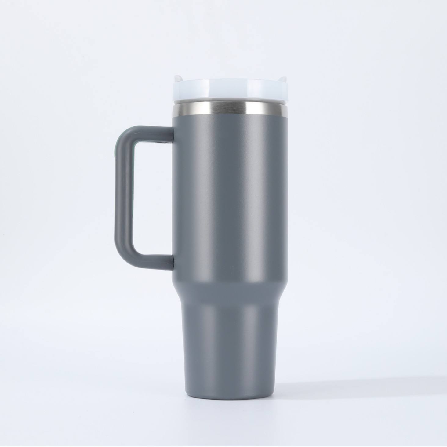 สีเทาเข้ม