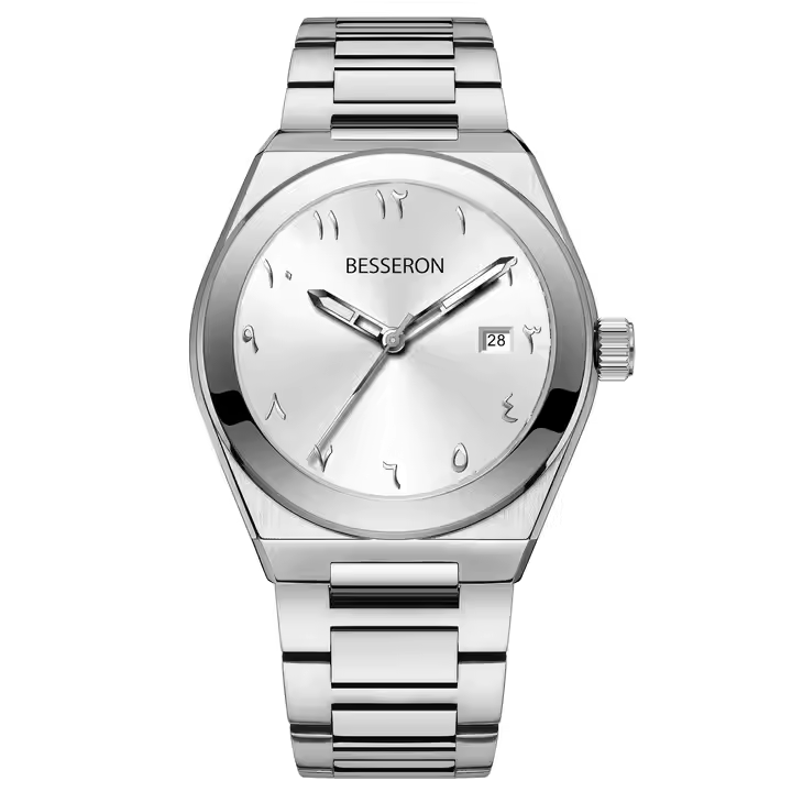 Reloj blanco con esfera árabe.