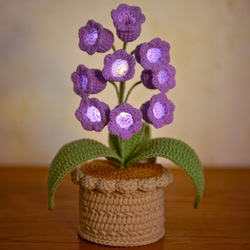 Plante en pot de muguet violet à 9 têtes avec lumière
