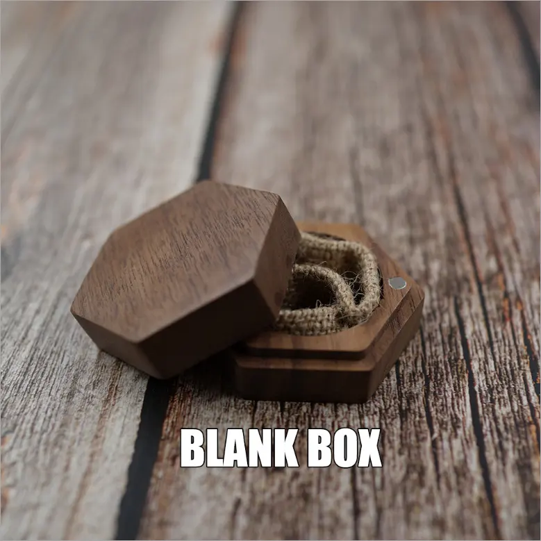 Коробка для колец и ювелирных изделий из массива черного ореха ручной работы