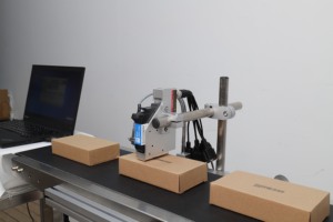 Stampante a getto d'inchiostro Online di alta qualità per sacchetti di plastica facile da usare nessuna data di scadenza dello schermo e codifica su tubi banconote in pelle - Product Image 6